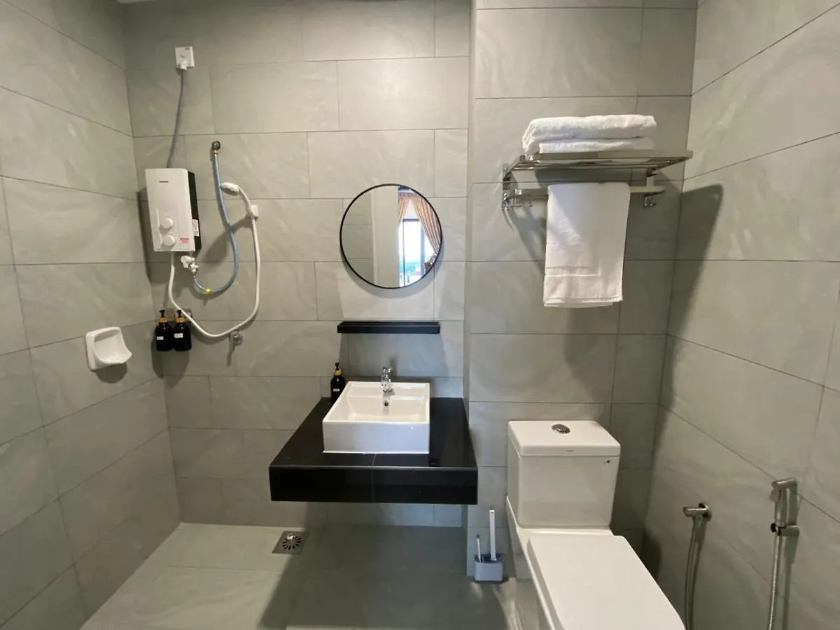Sky Trees Nflix Make Up Table With Pool & Facilities Apartment Johor Bahru Malaysia