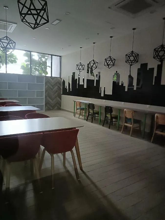 Sky Trees Nflix Make Up Table With Pool & Facilities Apartment Johor Bahru